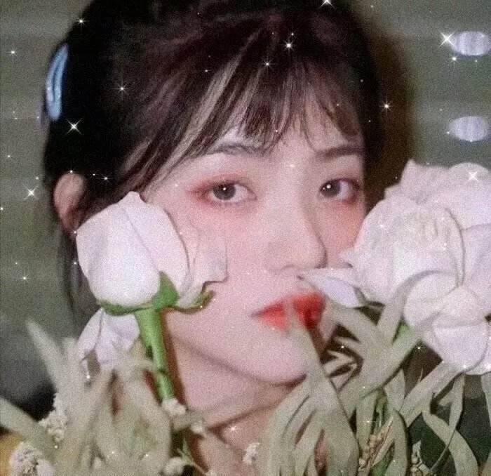 有秘密的她